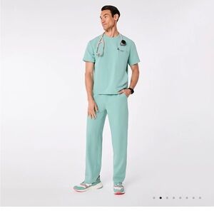 Men’s Figs Scrubs Set